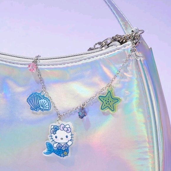 Hello Kitty Multi Charm - Picture 3 of 8